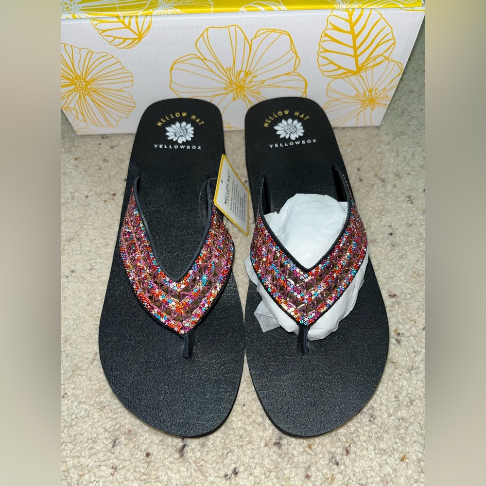 NIB Yellowbox Letesa fuscia sandals size 9